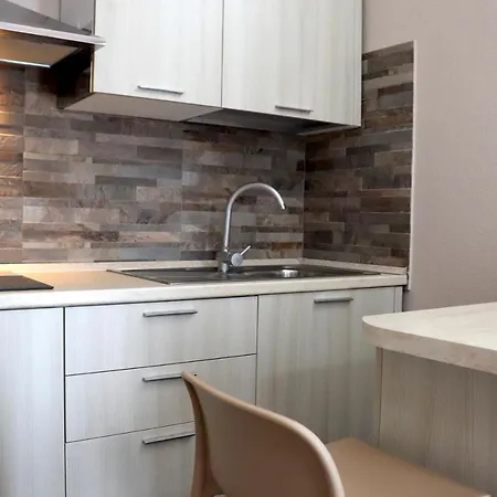 13 Garden ゲストハウス 3*